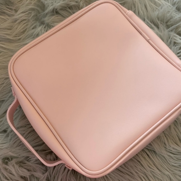 NEW MONAT SQUARE PINK TRAIN CASE - Picture 2 of 4